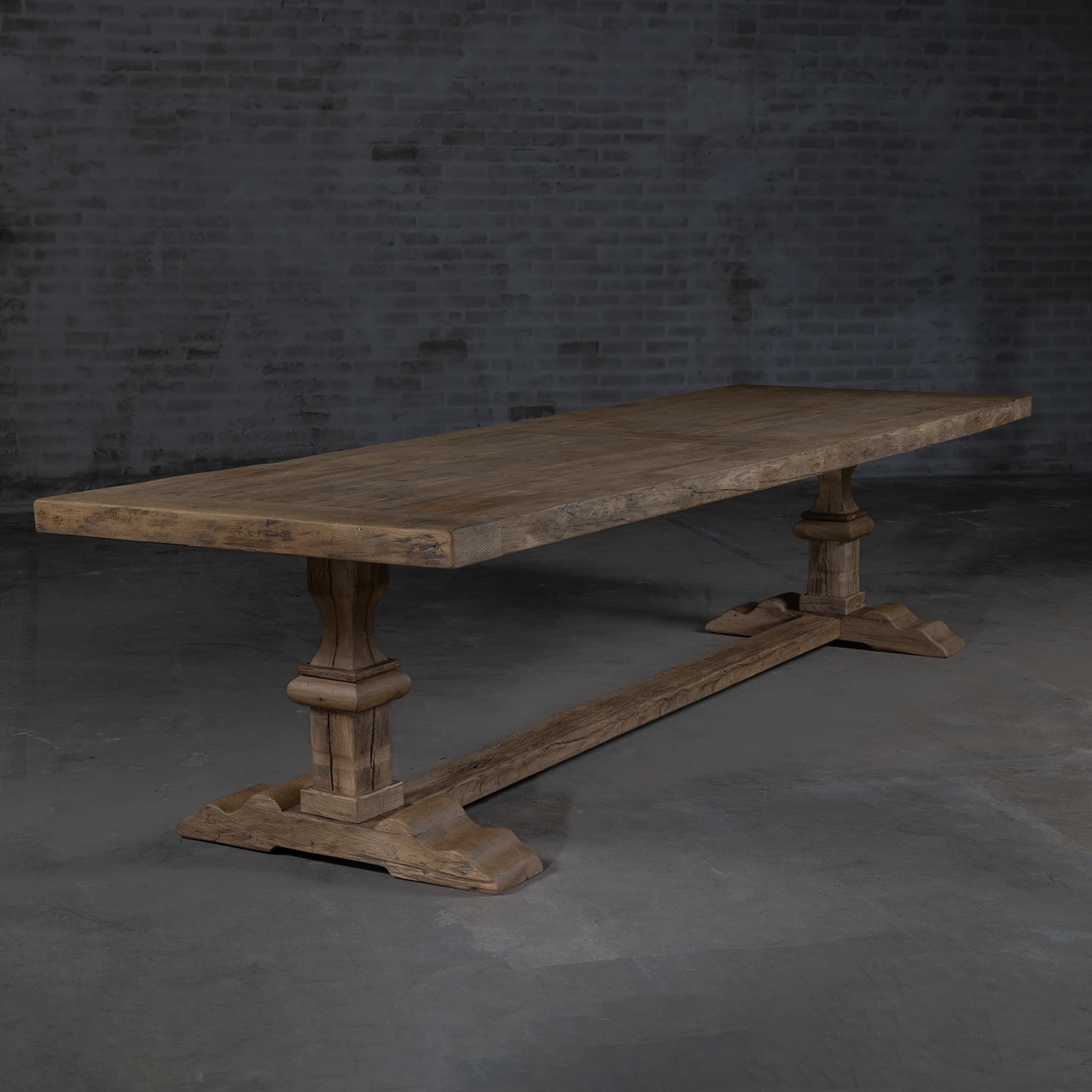 Eiken kloostertafel Batenburg Z012A op maat verkrijgbaar Stijlvolle oud eikenhouten kloostertafel model batenburg op maat gemaakt