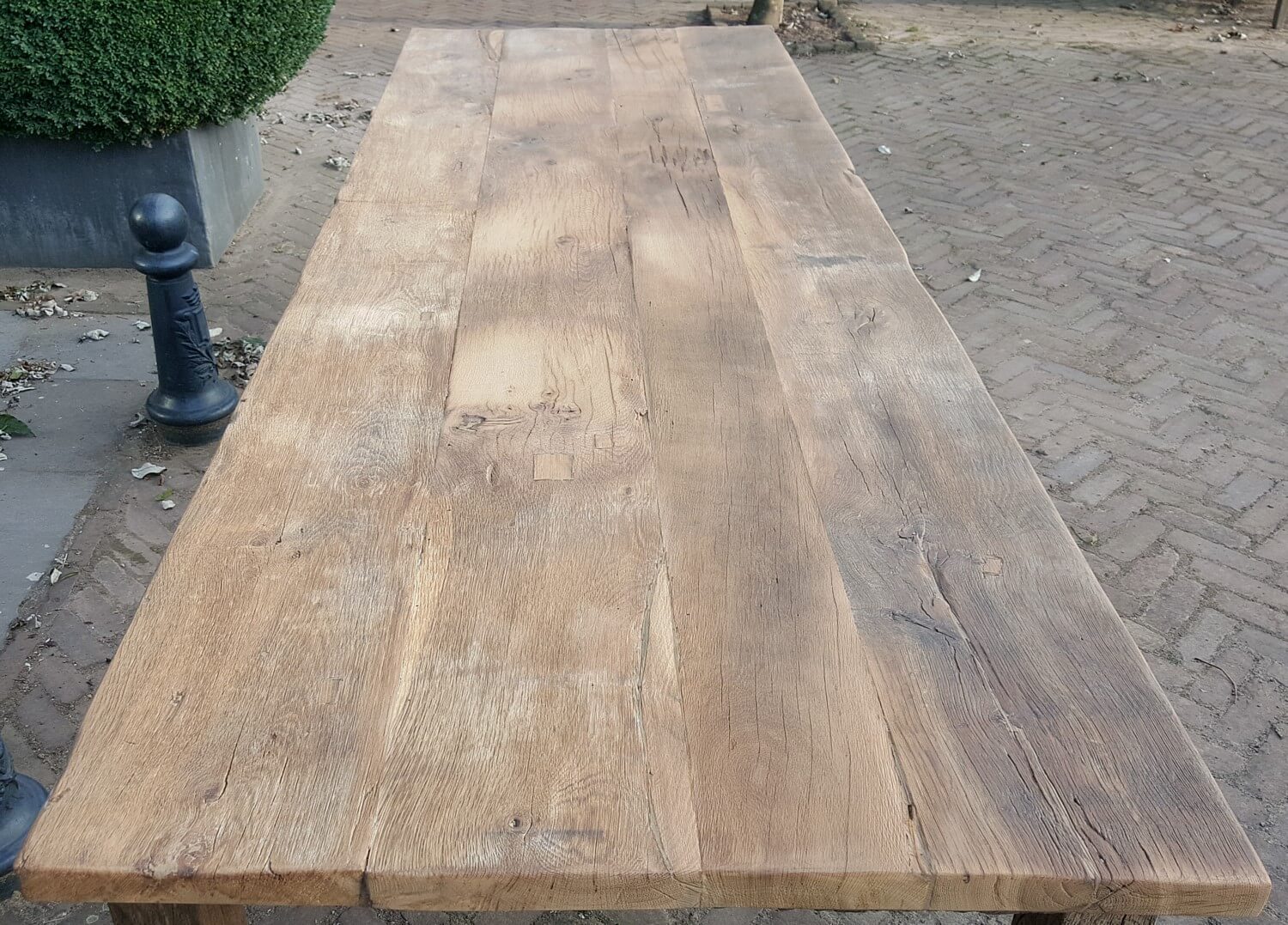 rustieke-franse-tafel-gemaakt-van-zonverbrand-oud-eiken-z002-05