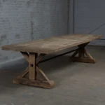 Kloostertafel gemaakt van oud eikenhout -Grote eettafel in landelijke stijl.