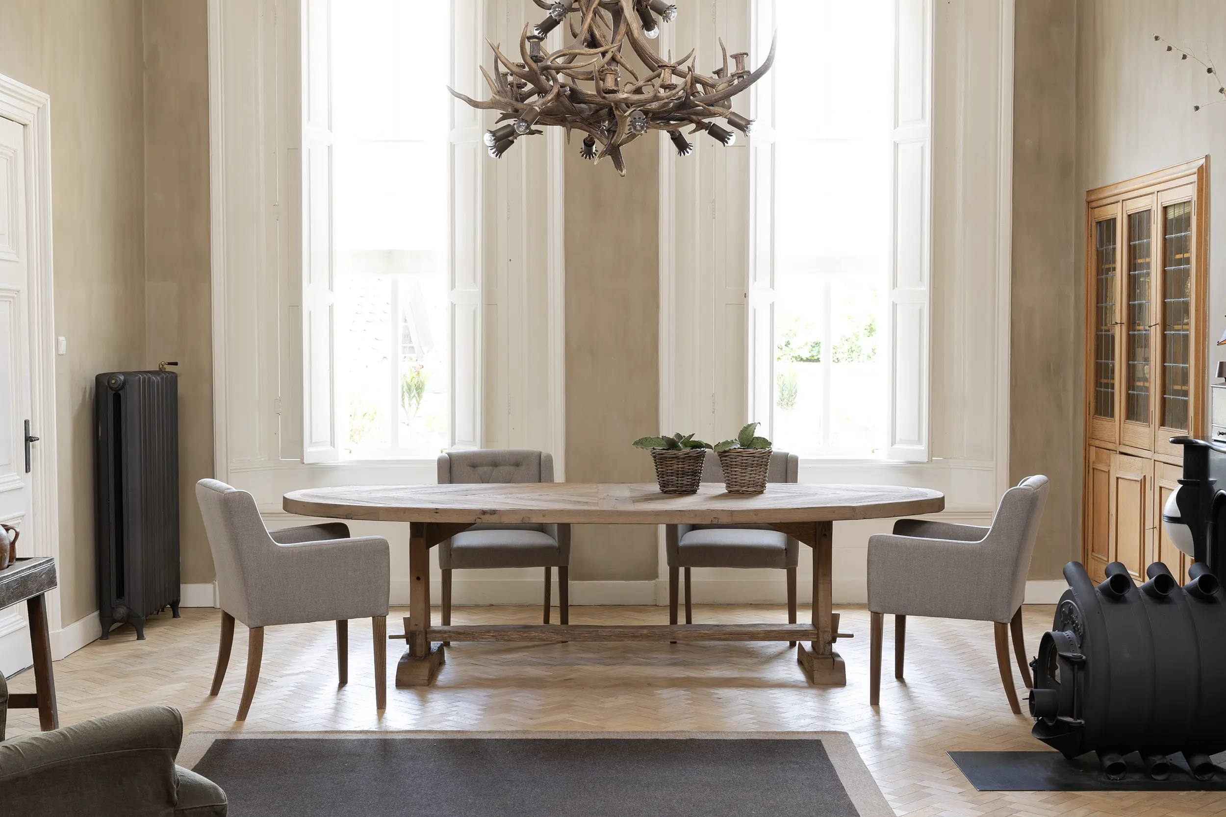 Ovale eiken kloostertafel Annecy op maat gemaakt in Nederland