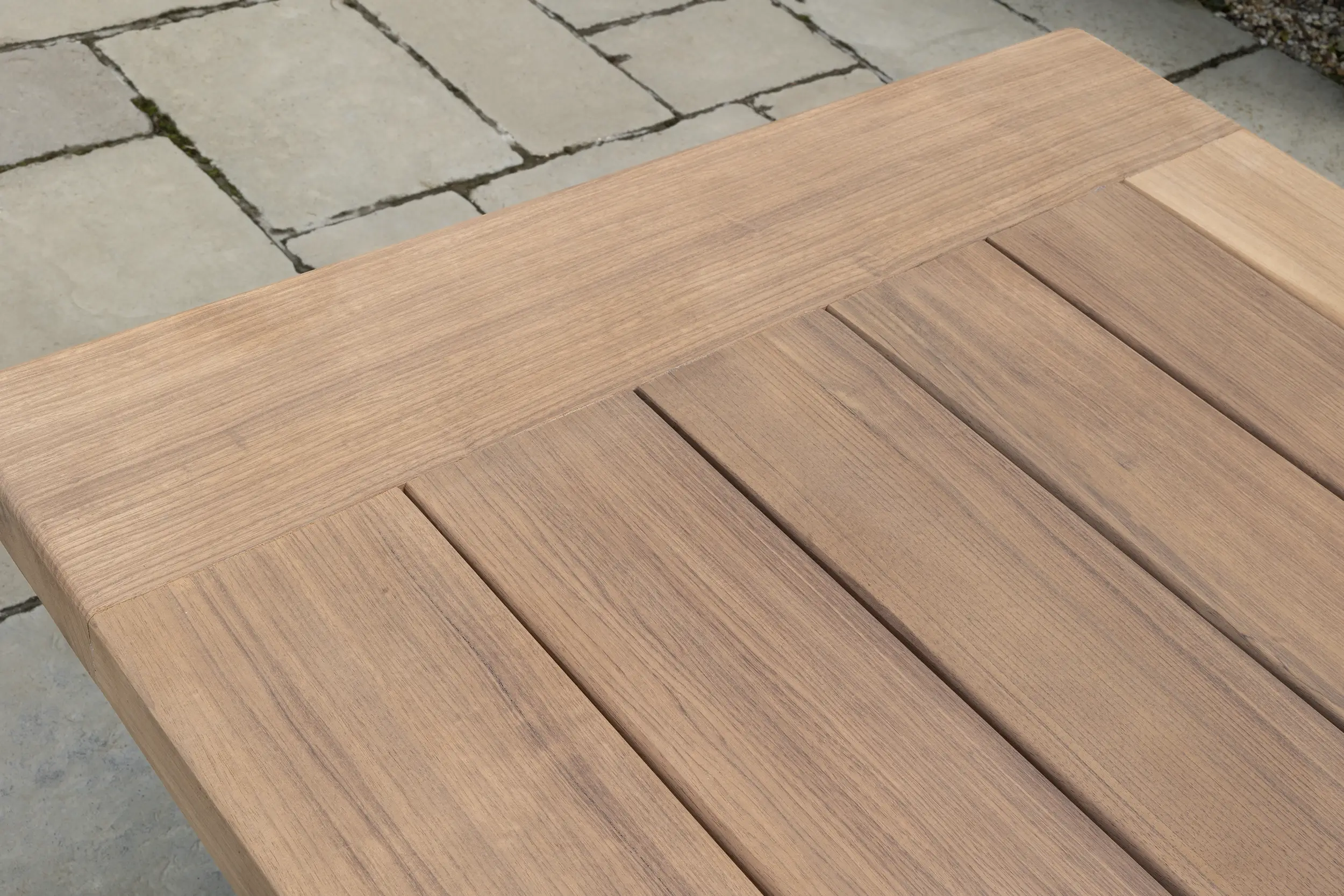 Landelijke kloostertafel T22-5 Landelijke kloostertafel voor buiten T22 gemaakt van Fraké hout