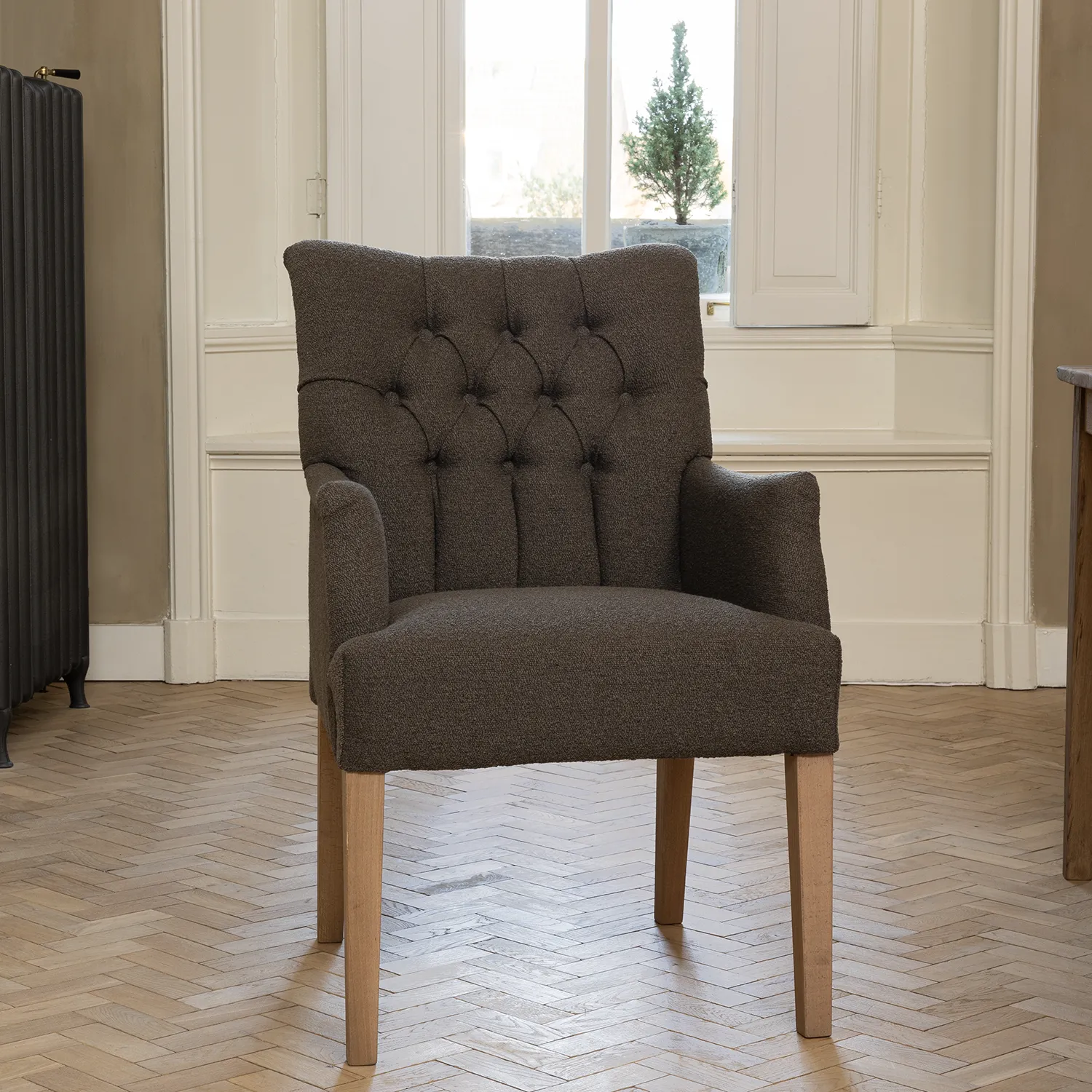 Bruce luxe eetkamerstoel met armleuningen op maat gemaakt